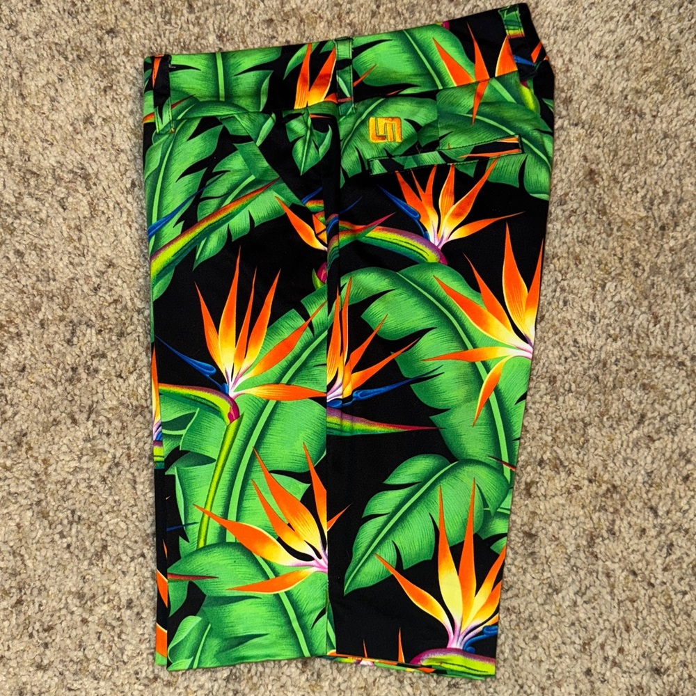 Loudmouth Ladies Golf Shorts, PALM,women's size 2. Like new w/out tags, worn 1x.